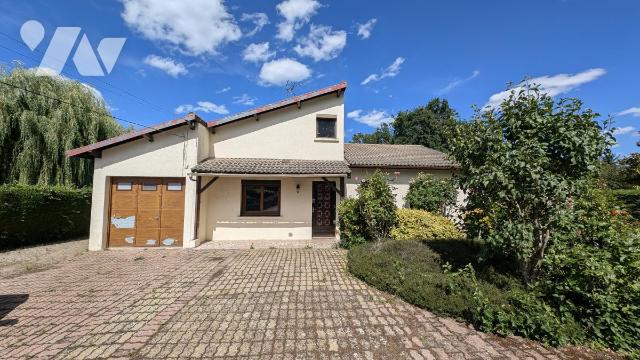 Maison 5 pièces 100 m² · à Vendat · 100 m² · 130 000 €