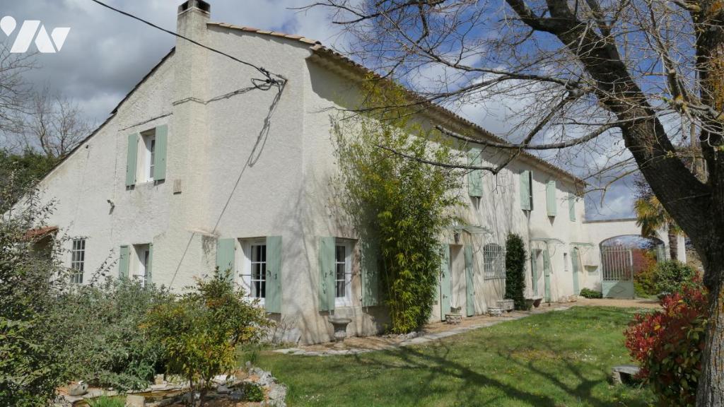 Maison 9 pièces 219 m² · à Forcalquier · 219 m² · 700 000 €