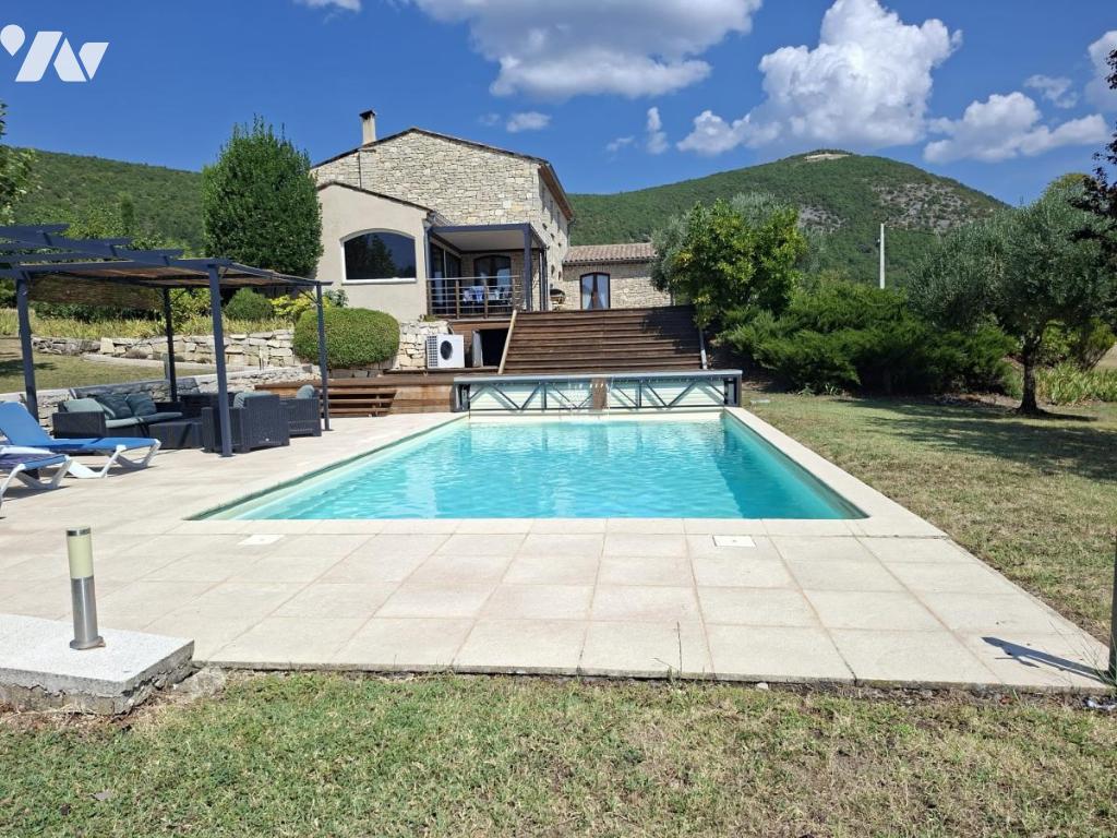 Maison 4 pièces 145 m² · à Banon · 144,9 m² · 787 500 €