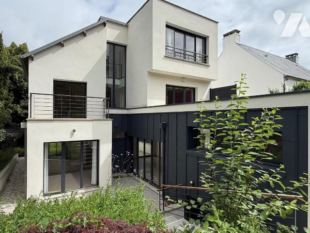 Maison 7 pièces 198 m² · à Ville-d'Avray · 198 m² · 1 450 000 €