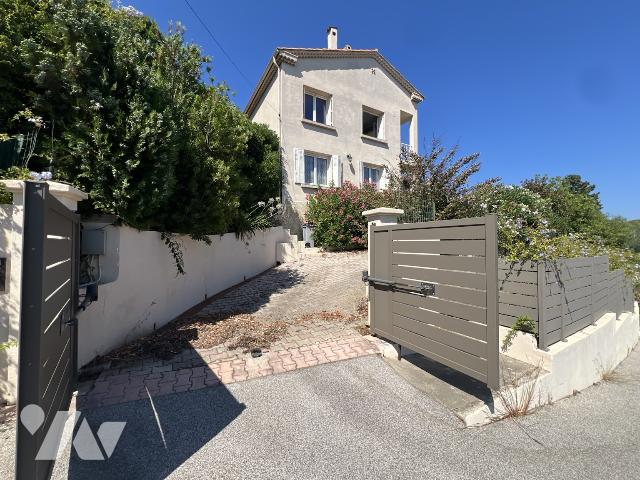 Maison 5 pièces 147 m² · à Cavalaire-sur-Mer · 147 m² · 550 000 €
