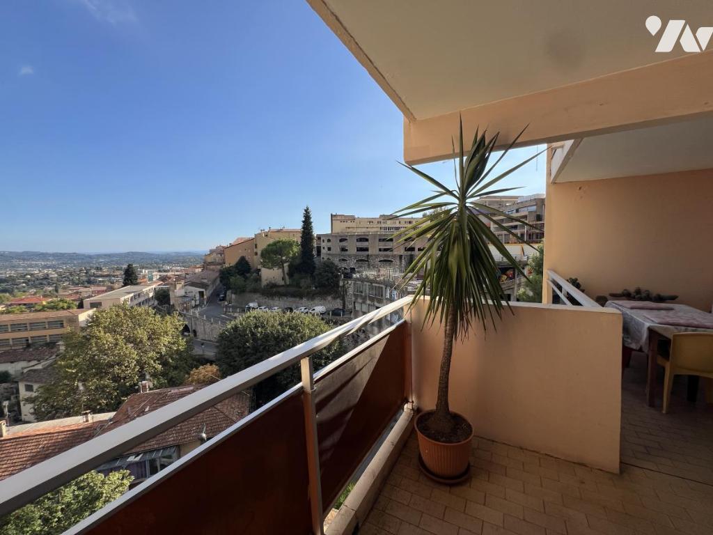 Appartement 3 pièces 68 m² · à Grasse · 67,5 m² · 160 000 €