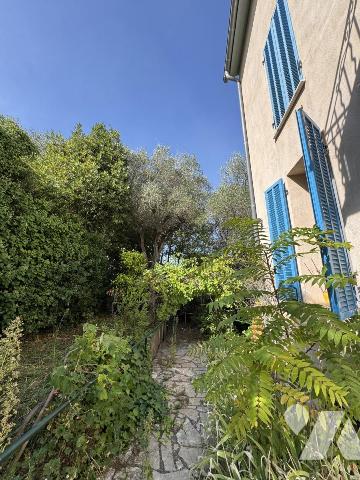 Vente - Maison / villa - CANNES - 200 m² - 6 pièces - 06032-439