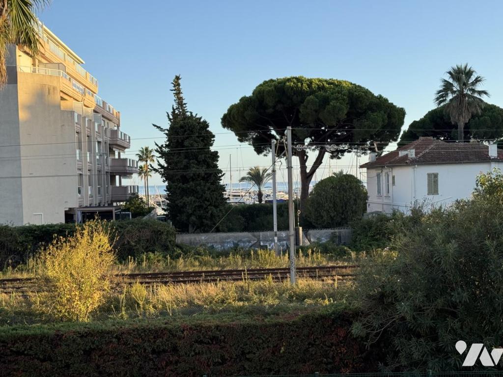 VENTE appartement-LE GOLFE JUAN (06)