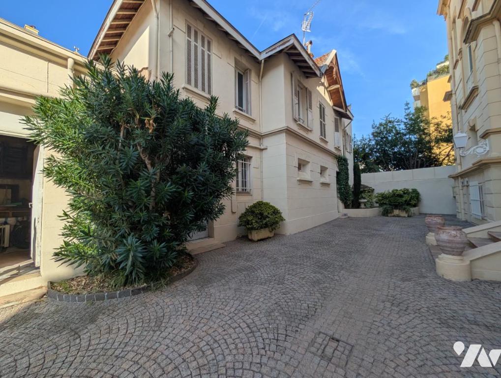 Immeuble 3 pièces 132 m² · à Cannes · 132 m² · 800 000 €