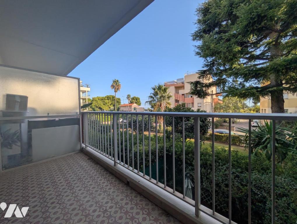 Appartement 1 pièce 27 m² · à Saint-Laurent-du-Var · 27 m² · 160 000 €