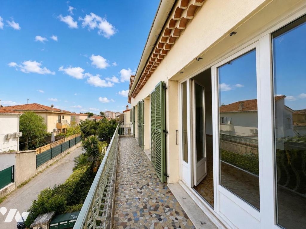 Appartement 6 pièces 147 m² · à Saint-Laurent-du-Var · 147,3 m² · 520 000 €