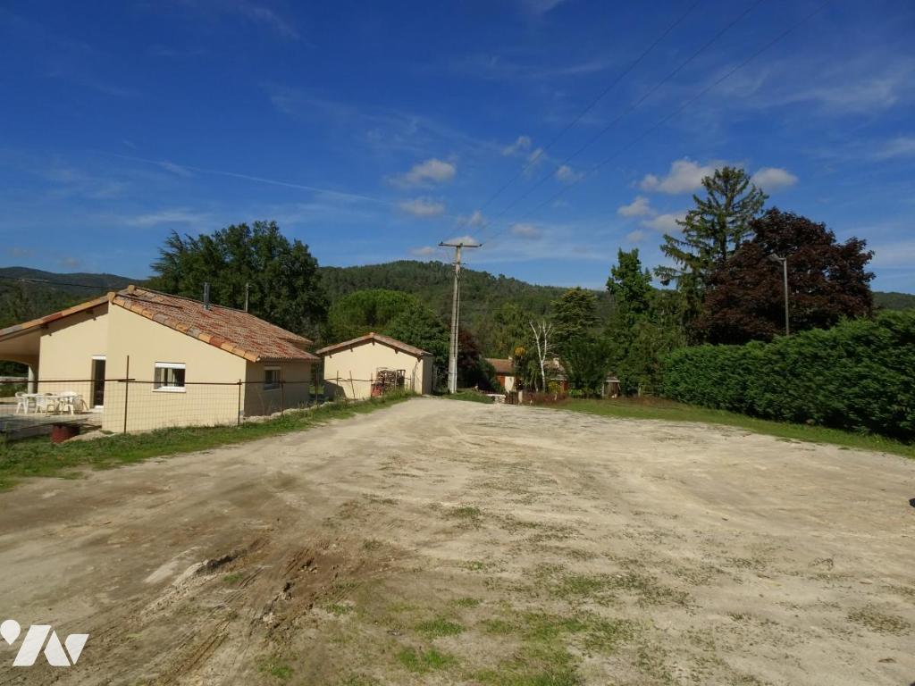 VENTE terrain-ST LAURENT DU PAPE (07)