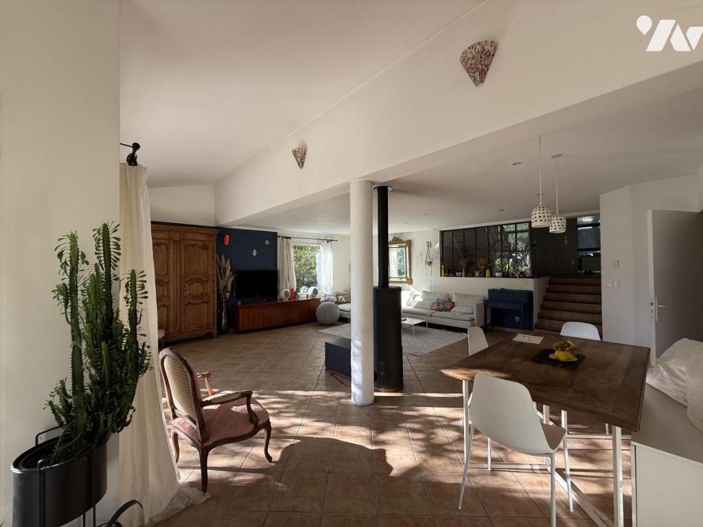 VENTE maison-ST LAURENT DU PAPE (07)