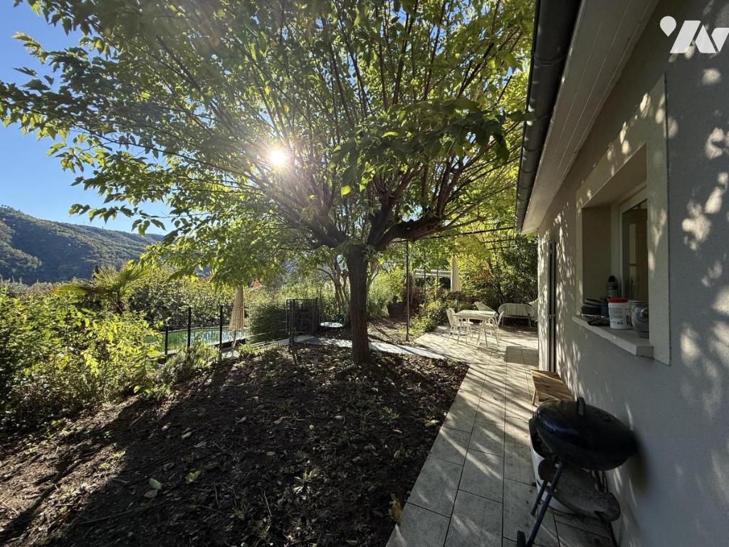 VENTE maison-ST LAURENT DU PAPE (07)