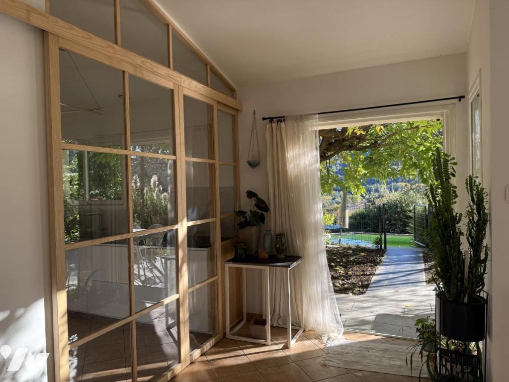 VENTE maison-ST LAURENT DU PAPE (07)