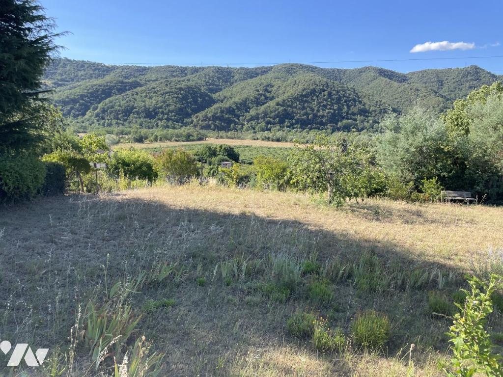 Terrain 1380 m² · à Saint-Laurent-du-Pape · 1 380 m² · 135 000 €