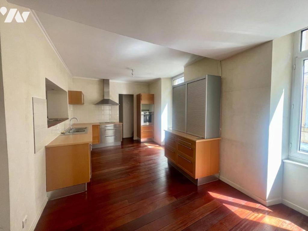 Appartement 6 pièces 203 m² · à Tournon-sur-Rhône · 203 m² · 248 000 €