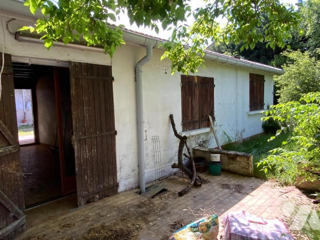Immeuble 180m² — Vénissieux