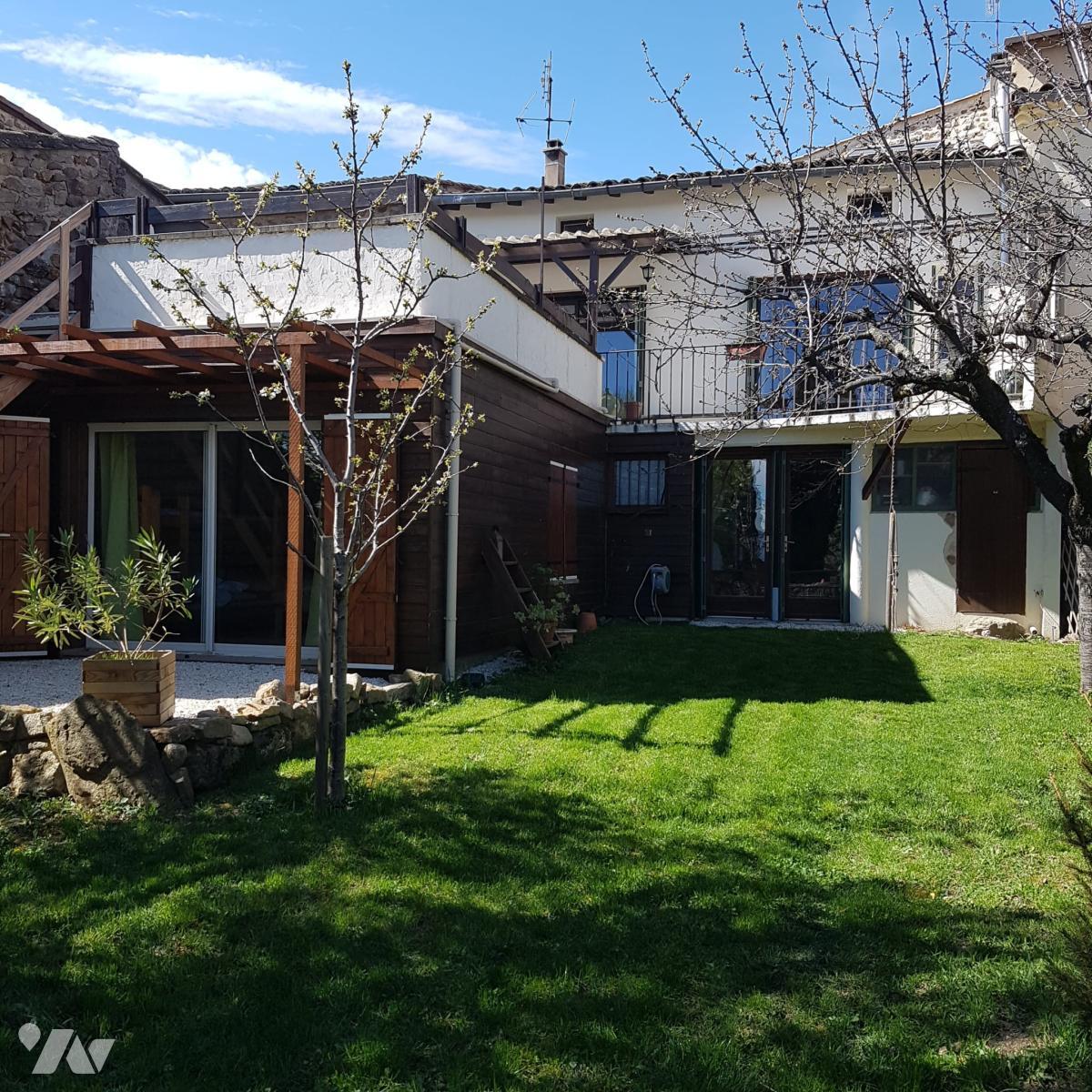 Maison 120 m² · à Saint-Georges-les-Bains · 120 m² · 275 600 €