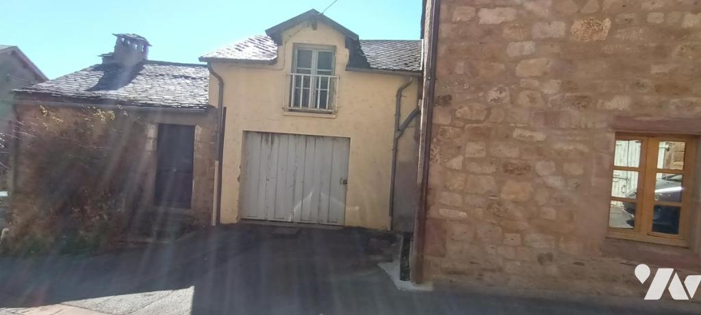 Parking Saint-Beauzély · 18 500 €