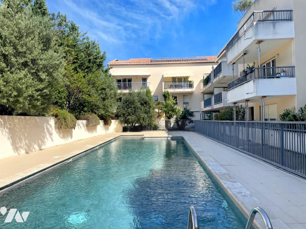Appartement 3 pièces 73 m² · à Saint-Rémy-de-Provence · 73 m² · 335 000 €