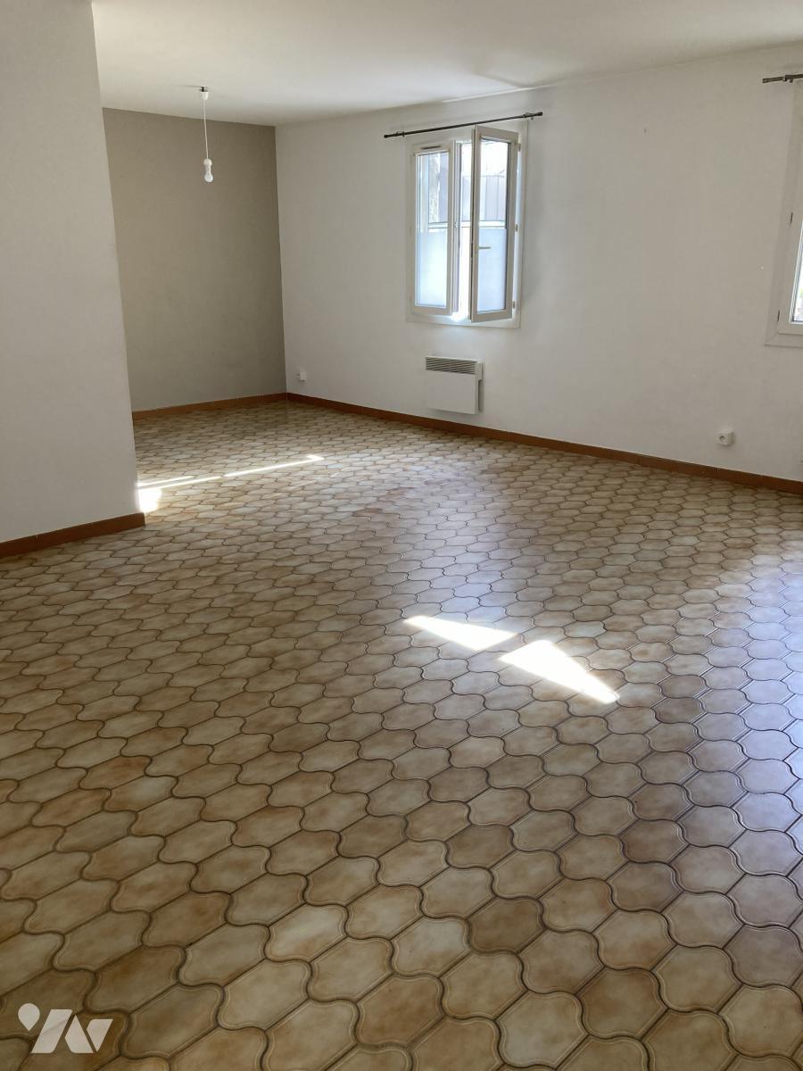Appartement 3 pièces 81 m² · à Châteaurenard · 81 m² · 605 €/mois
