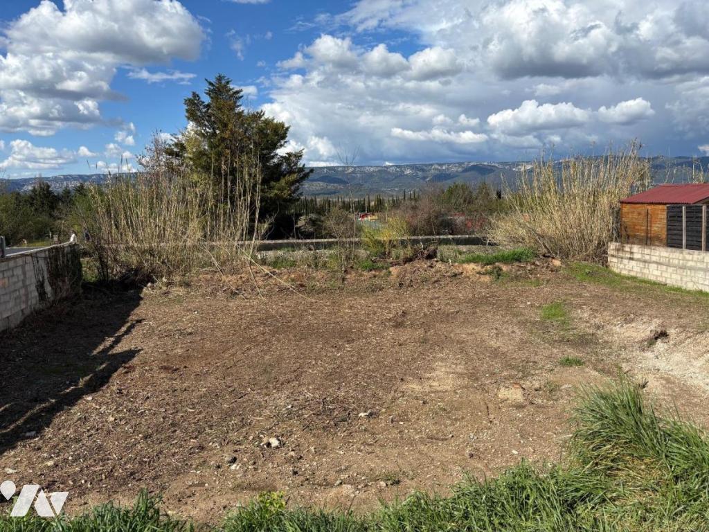 Terrain 369 m² · à Charleval · 369 m² · 125 000 €
