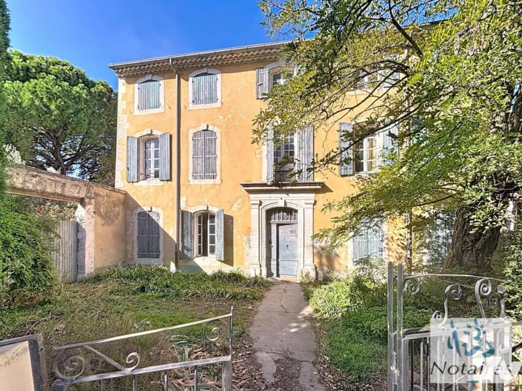 Maison 16 pièces 344 m² · à Orgon · 344 m² · 420 000 €