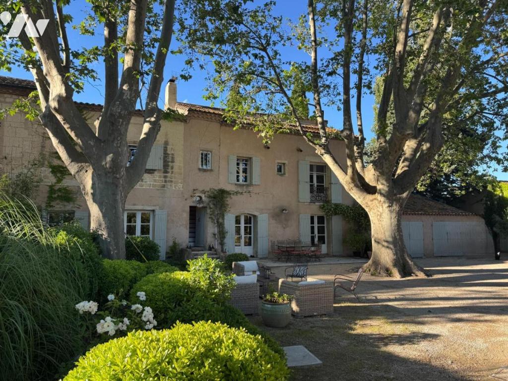 Maison 10 pièces 254 m² · à Paradou · 254 m² · 1 750 000 €