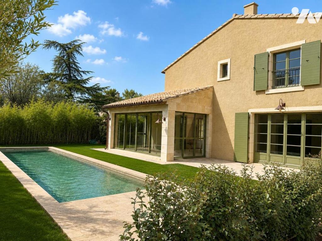 Maison 8 pièces 284 m² · à Eygalières · 284 m² · 2 852 400 €