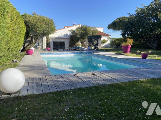 Maison 6 pièces 270 m² · à Marseille 8e Arrondissement · 270 m² · 1 935 000 €