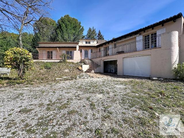 Maison 10 pièces 152 m² · à Éguilles · 151,6 m² · 750 000 €