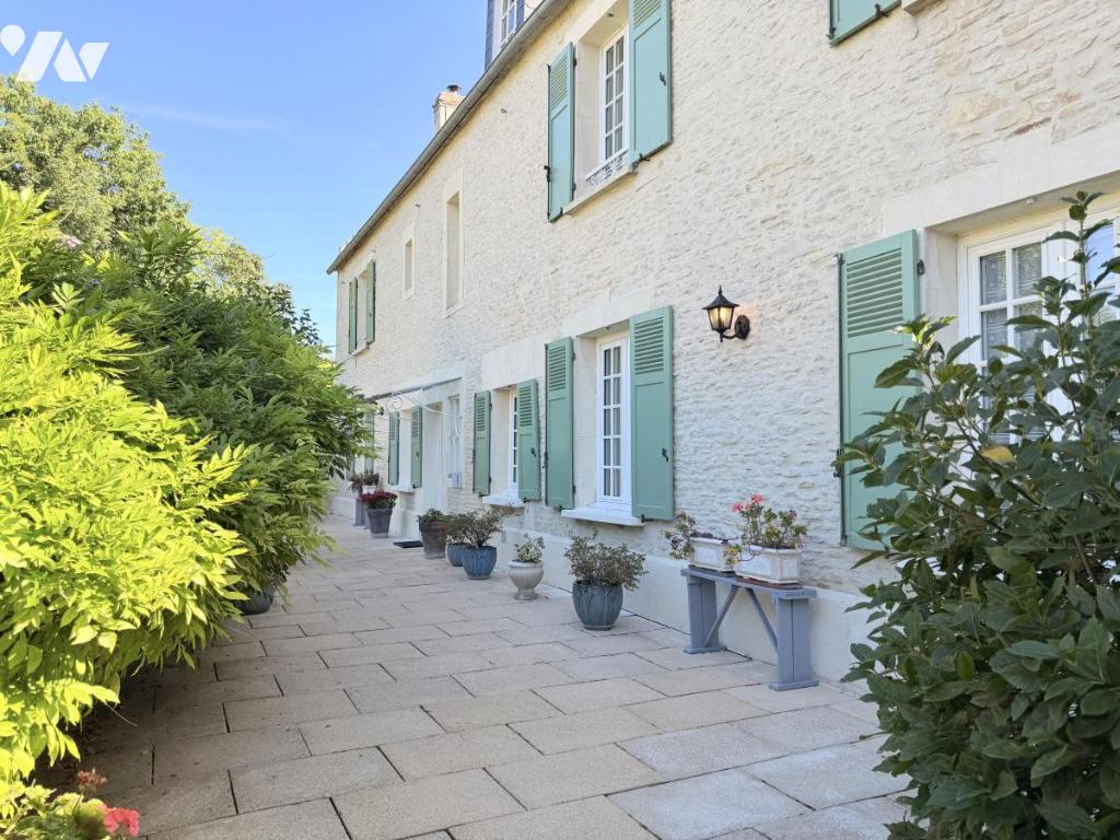 Maison 243 m² · à Cormelles-le-Royal · 243 m² · 622 000 €