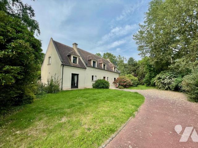 Maison 9 pièces 232 m² · à Mathieu · 232 m² · 720 000 €