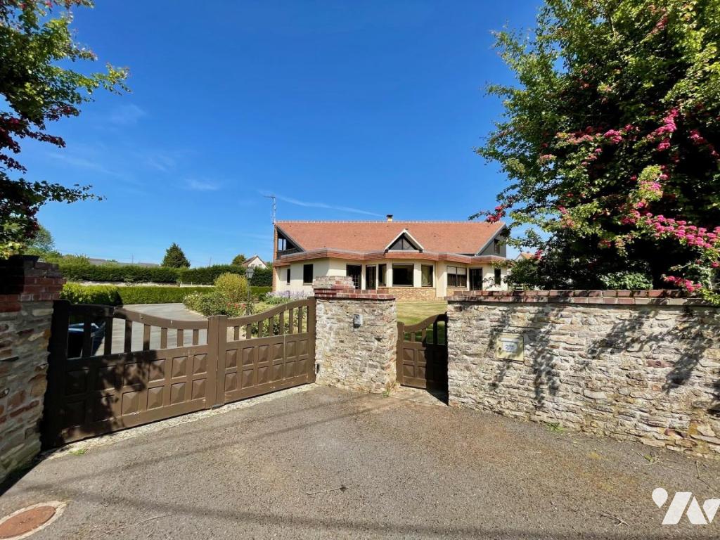 Maison 218m² — Saint-Martin-de-Fontenay