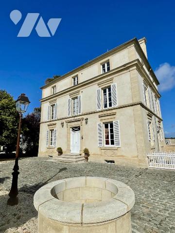 Maison 11 pièces 272 m² · à Creully sur Seulles · 272 m² · 1 088 000 €