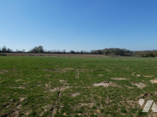Terrain 1451 m² · à Manerbe · 1 451 m² · 76 211 €
