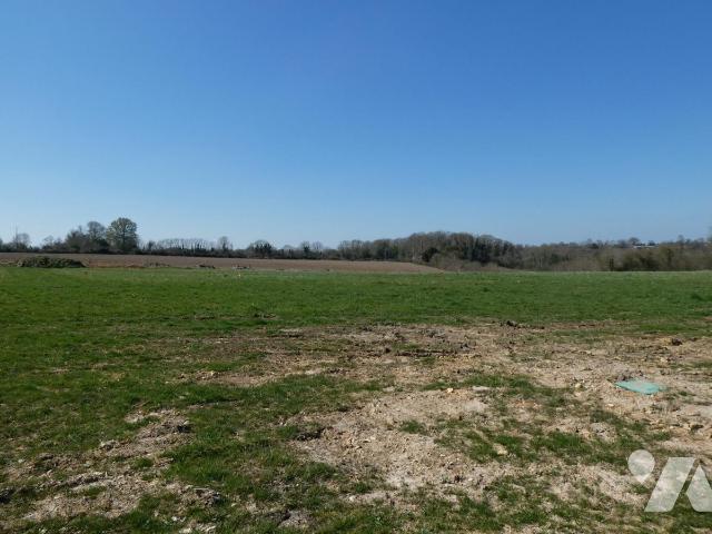 Terrain 1785 m² · à Manerbe · 1 785 m² · 95 488 €