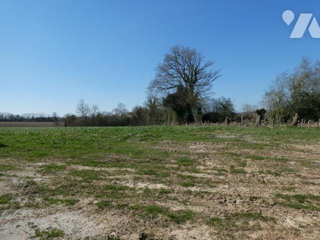 Terrain 1916 m² · à Manerbe · 1 916 m² · 76 756 €
