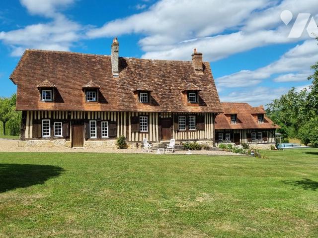 Maison 13 pièces 400 m² · à Pont-l'Évêque · 400 m² · 1 416 000 €