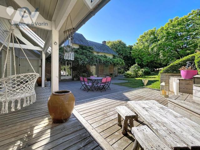 Maison 8 pièces 255 m² · à Lisieux · 255 m² · 522 857 €
