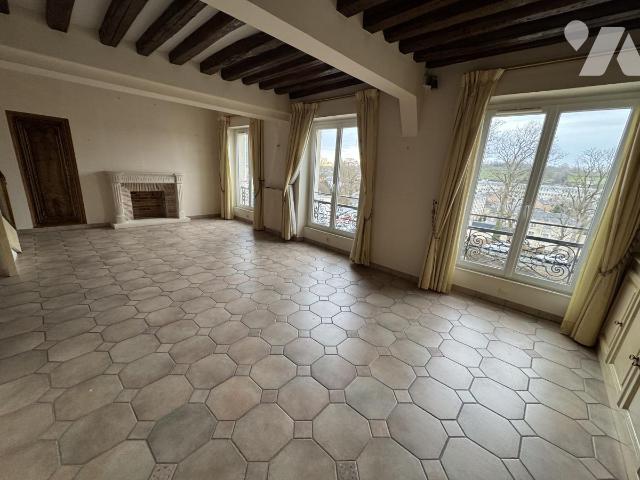 Appartement 150 m² · à Lisieux · 150,4 m² · 250 000 €