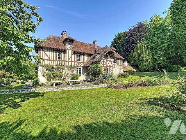Maison 9 pièces 250 m² · à Lisieux · 250 m² · 466 700 €
