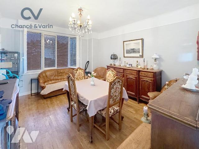 Appartement 4 pièces 107 m² · à Lisieux · 106,8 m² · 130 000 €