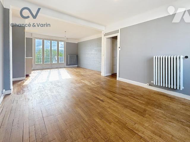 Appartement 4 pièces 107 m² · à Lisieux · 106,8 m² · 130 000 €
