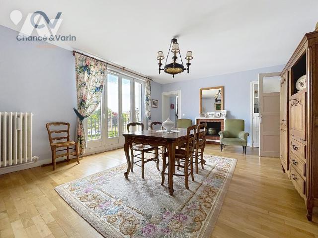Appartement 123 m² · à Lisieux · 123 m² · 220 000 €