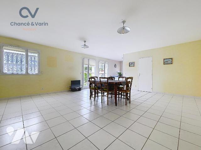 Appartement 4 pièces 77 m² · à Lisieux · 77 m² · 180 000 €