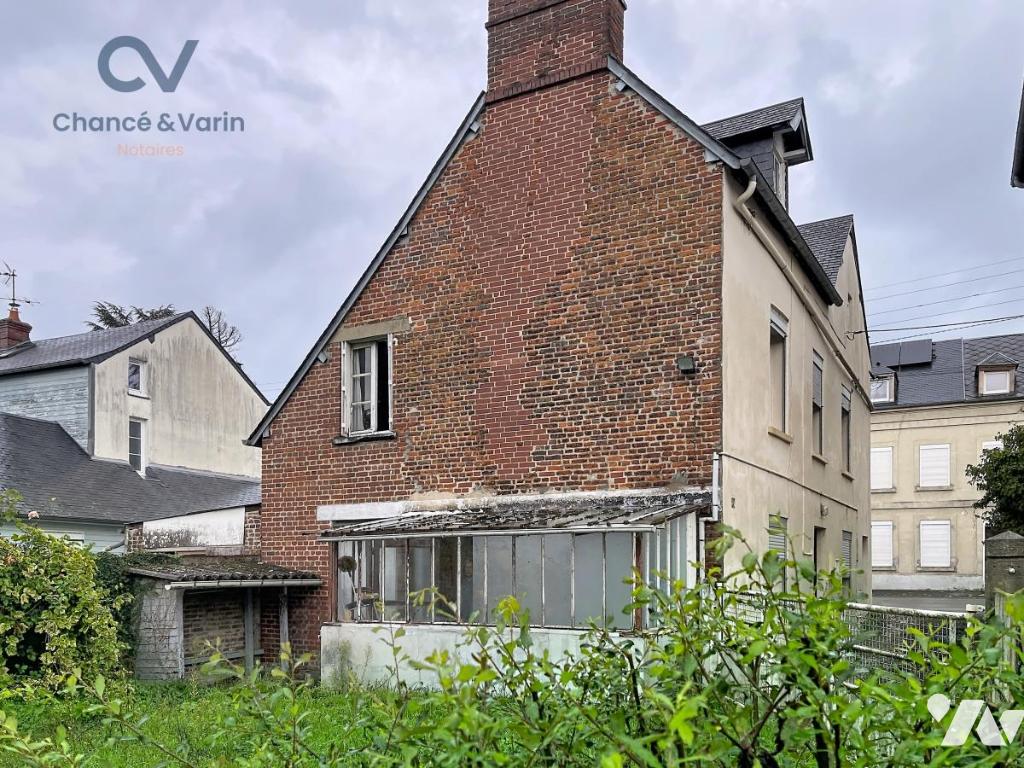 Maison 4 pièces 142 m² · à Lisieux · 142 m² · 100 000 €