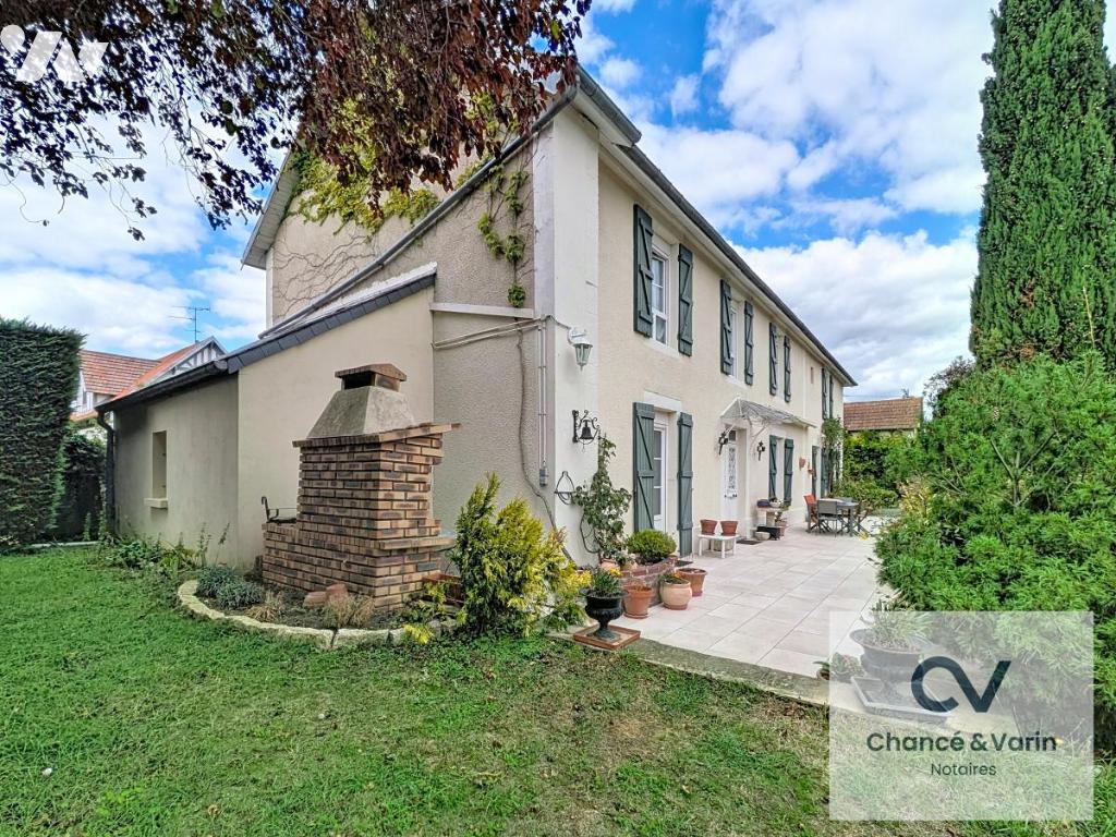 Maison 212 m² · à Mézidon Vallée d'Auge · 212 m² · 380 000 €