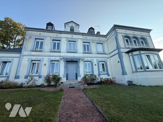 Maison 8 pièces 255 m² · à Lisieux · 255 m² · 395 000 €