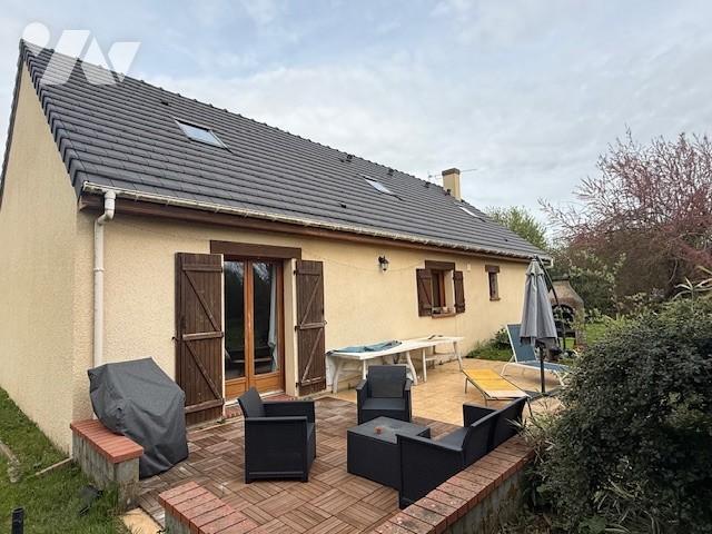 Maison 122 m² · à Courtonne-les-Deux-Églises · 122,2 m² · 245 000 €