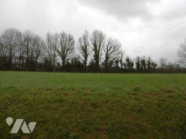 Terrain 884 m² · à Souleuvre en Bocage · 884 m² · 33 000 €