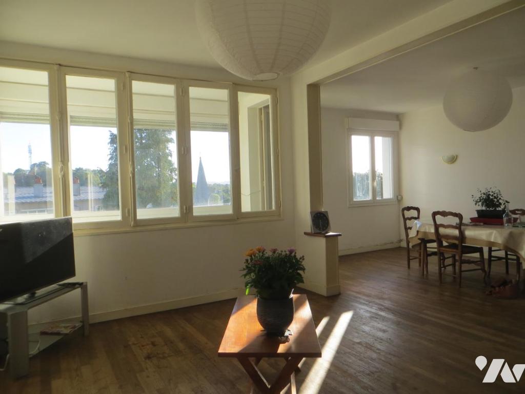 Appartement 4 pièces 96 m² · à Vire Normandie · 95,8 m² · 140 000 €