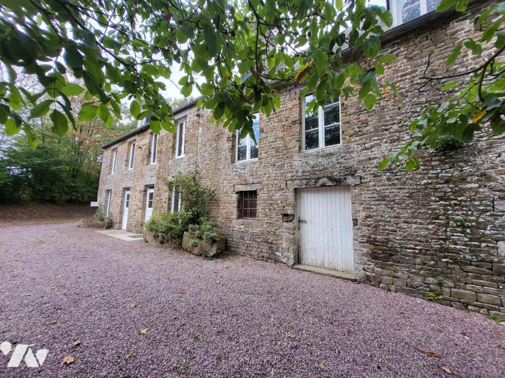 Maison 6 pièces 115 m² · à Condé-en-Normandie · 115 m² · 130 000 €